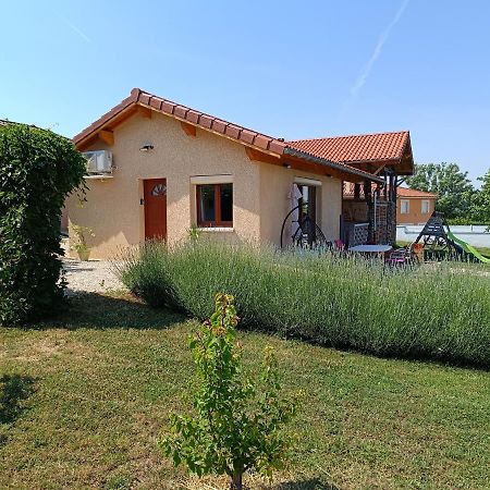 Studio Avec Terrasse Au Calme Jayat Ngoại thất bức ảnh